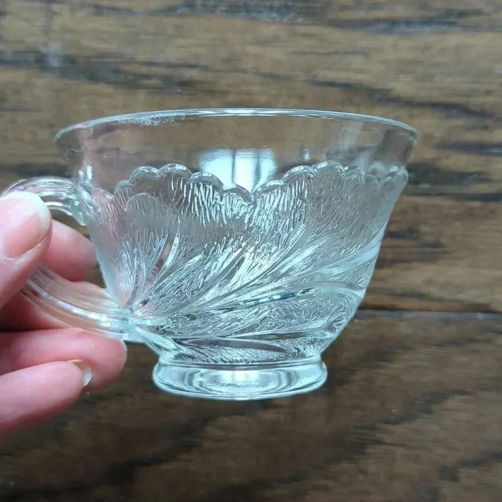 Vintage Luncheon plates  and cups - Picture 4 of 6